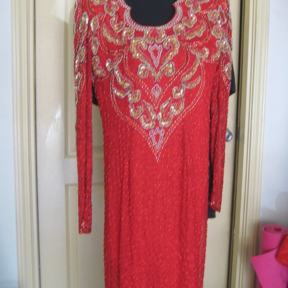 Gown - Picture 1 of 1